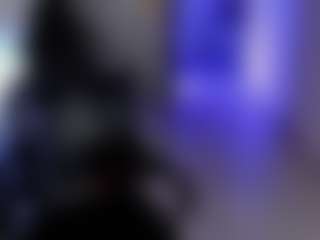 Live cam show with Vivi - Control on StripNow