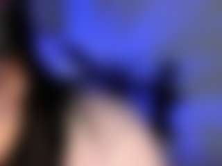 Live cam show with Vivi - Tease Brown Hair on xheatlive.com