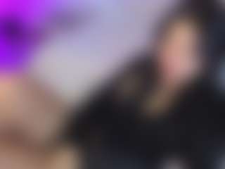 Live cam show with Eliie-Ruizz - Camel Toe on sexylive.show