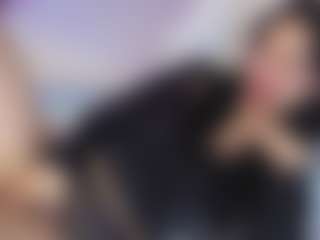 Live cam show with Eliie-Ruizz - Tease on StripNow