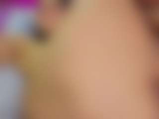 Live cam show with Eliie-Ruizz - Nipple Piercings on Milfs Live