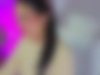 Live cam show with Eliie-Ruizz - Body Massage on CamwithHer