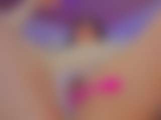 Live cam show with Eliie-Ruizz - Flashing on Camsoda
