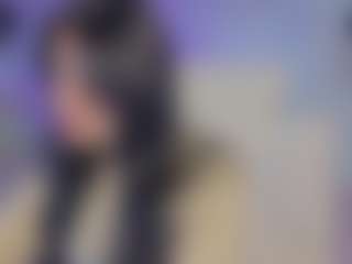 Spettacolo in cam dal vivo con Eliie-Ruizz - Striptease Skinny su Camsoda