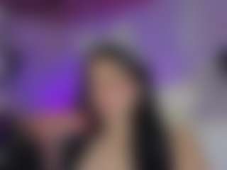 Live cam show with Eliie-Ruizz - Innocent on StripNow