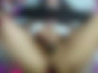 lauramonolo's Live Sex Cam Show