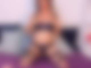 Live cam show with NatasaWilder - Dildo on SquirtSoMuch