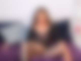 Live cam show with NatasaWilder - Squirt on CamwithHer