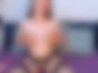 Live cam show with NatasaWilder - MILF on TeamSkeetLive