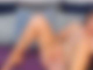 Live cam show with NatasaWilder - Squirt on TeamSkeetLive