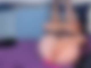 Live cam show with NatasaWilder - College Mature on live18s.com
