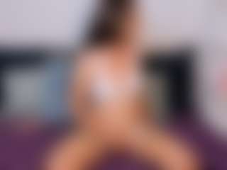 Live cam show with NatasaWilder - Camel Toe on Dolls Live
