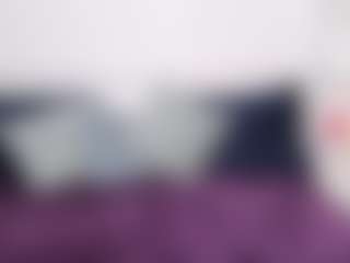 Live cam show with NatasaWilder - Petite on Camsoda