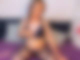 Live cam show with NatasaWilder - Bedroom MILF on crypto-cams