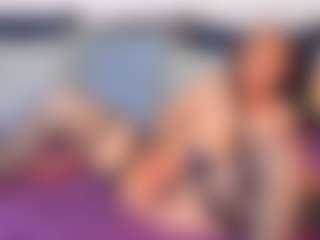 Live cam show with NatasaWilder - BBW College on AdultVida.com