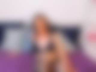 Live cam show with NatasaWilder - Squirt Mature on hrnylive.com