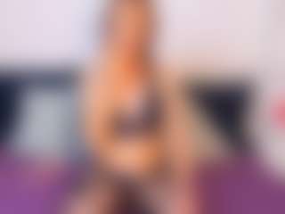 Live cam show with NatasaWilder - Body Massage on luckytryst.com