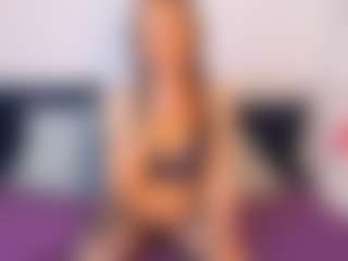 Live cam show with NatasaWilder - Petite on boobsie.com