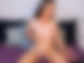 Live cam show with NatasaWilder - Petite MILF on boobsie.com