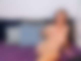 Live cam show with NatasaWilder - Bedroom Mature on xDating