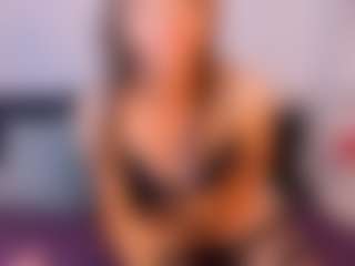 Live cam show with NatasaWilder - Bedroom MILF on StripNow