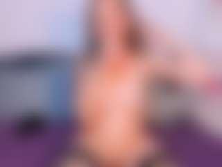 Live cam show with NatasaWilder - Latina Mature on Camsoda