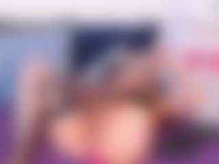 Live cam show with NatasaWilder - BBW Middle Aged on Camming Site