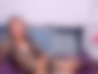 Live cam show with NatasaWilder - Middle Aged on Camsoda
