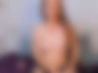 Live cam show with NatasaWilder - Latina on Streamer API