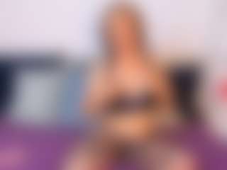 Live cam show with NatasaWilder - Young Adult on Camsoda
