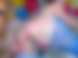 Live cam show with Bigass-dayla - Squirt MILF on AdultVida.com