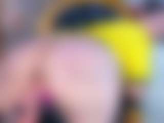 Live cam show with Bigass-dayla - Green Eyes on livesuperchat.net
