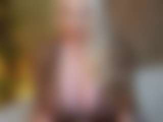 Live cam show with TiffanyTrinity - Tittyfuck on fapnchat