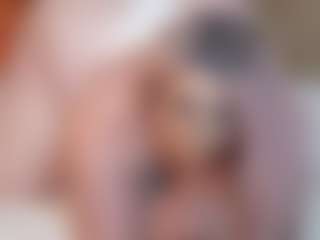 Live cam show with TiffanyTrinity - Smoking on Chatstar