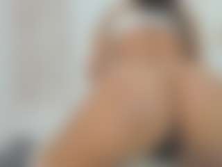 Live cam show with dalila30x - Facial on Milfs Live