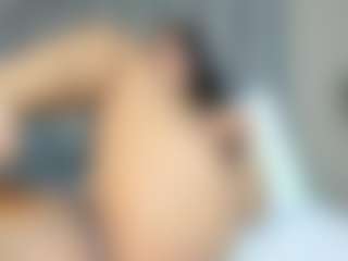 Live cam show with dalila30x - Petite on Instabang