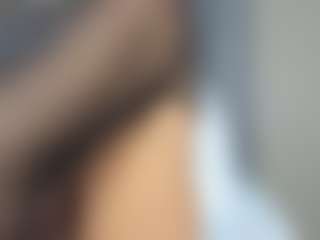 Live cam show with dalila30x - Skinny on Gym Cam Girls