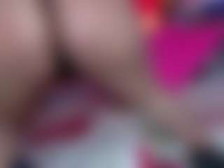 anymour MILF webcam performer live streaming