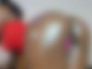 Live-camshow met Camila360 - Ebony Petite op Camsoda