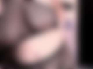 Live cam show with curvymilfshake - Findom on Spunkpage