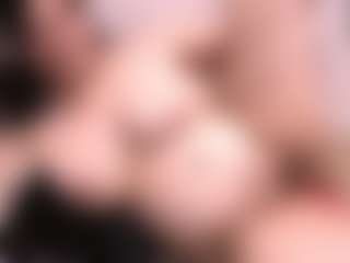 Live cam show with curvymilfshake - Green Eyes on studioflirtlive.com