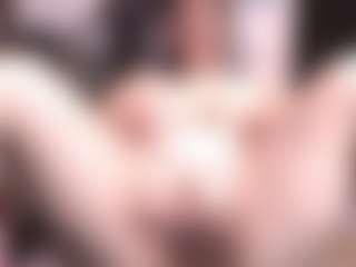 Live cam show with curvymilfshake - Moaning on Camsoda