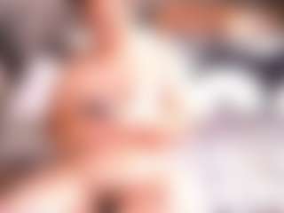 Live cam show with curvymilfshake - Green Eyes on Uber Horny