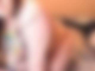 Live cam show with curvymilfshake - Green Eyes on Camming Site