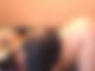 Live cam show with curvymilfshake - Green Eyes on TeamSkeetLive