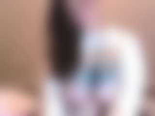Live cam show with curvymilfshake - Green Eyes on googirlz