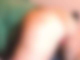 Live cam show with curvymilfshake - Moaning on madthumbs
