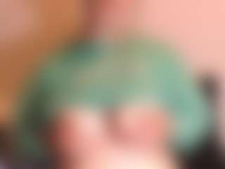 Live cam show with curvymilfshake - Moaning on madthumbs