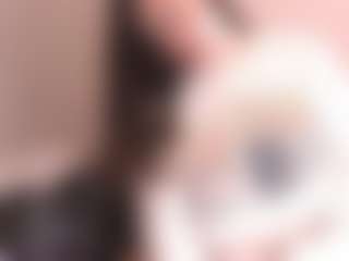 Live cam show with curvymilfshake - Moaning on Camsoda