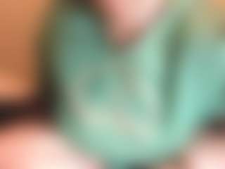 Live cam show with curvymilfshake - Twerking on Camsoda